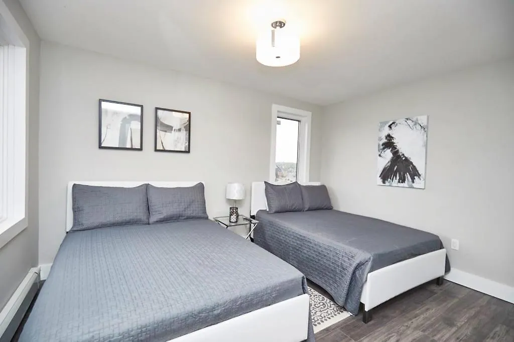 Clifton Hill Hideaway 4B - Two Bedroom Condo Niagara Falls 0*,  Canada