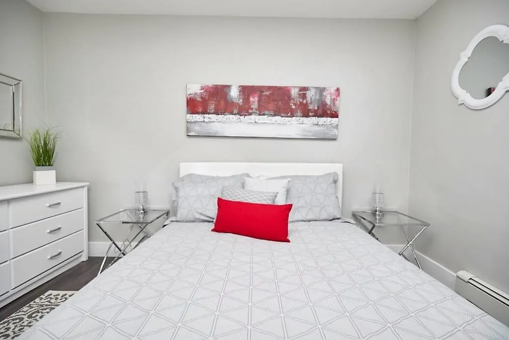 Clifton Hill Hideaway 4B - Two Bedroom Condo Niagara Falls 0*,