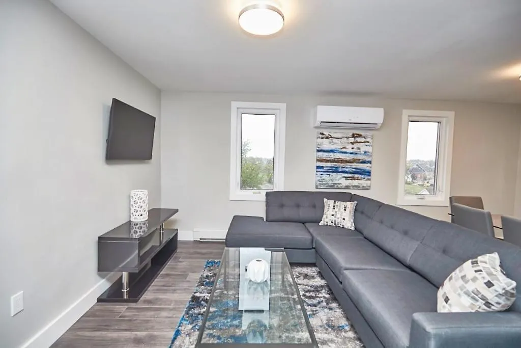 Clifton Hill Hideaway 4B - Two Bedroom Condo Niagara Falls